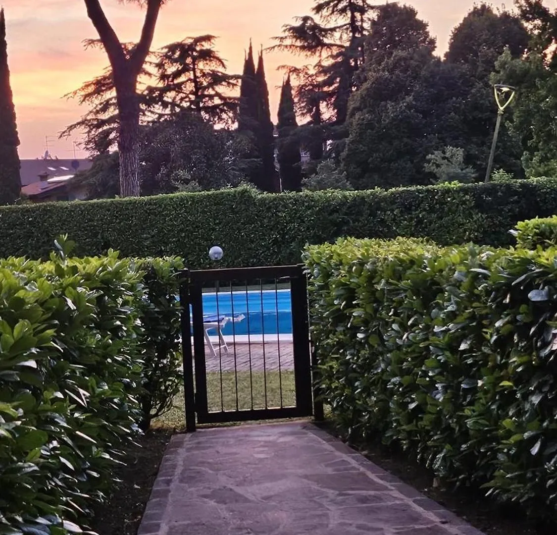 Fior Di Loto Aparthotel Desenzano del Garda