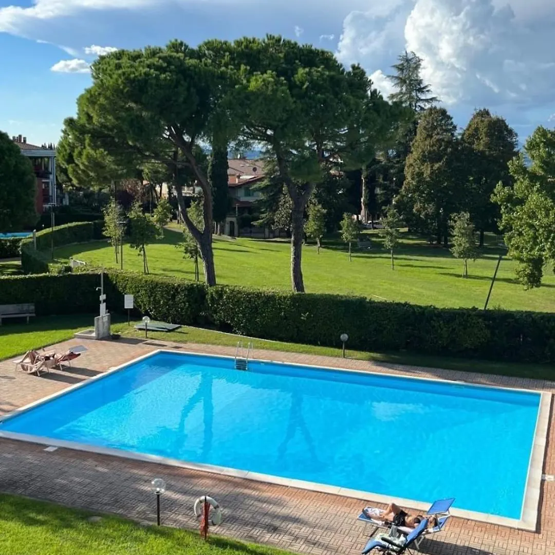 Fior Di Loto Aparthotel Desenzano del Garda