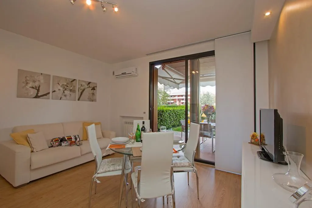 Fior Di Loto Aparthotel Desenzano del Garda
