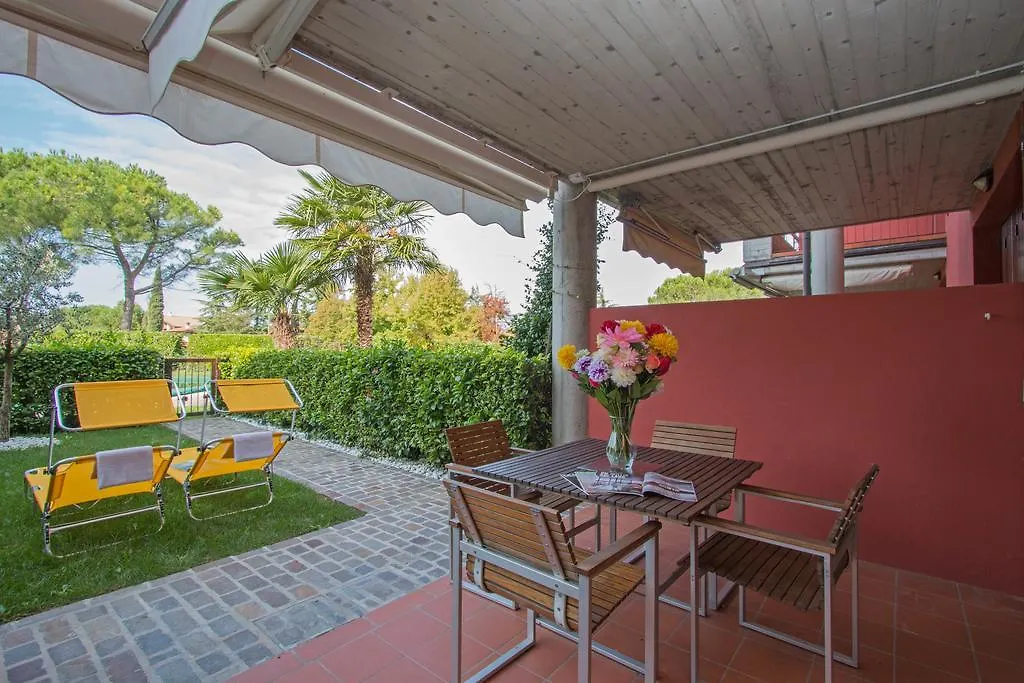 Fior Di Loto Aparthotel Desenzano del Garda 0*,  Olaszország